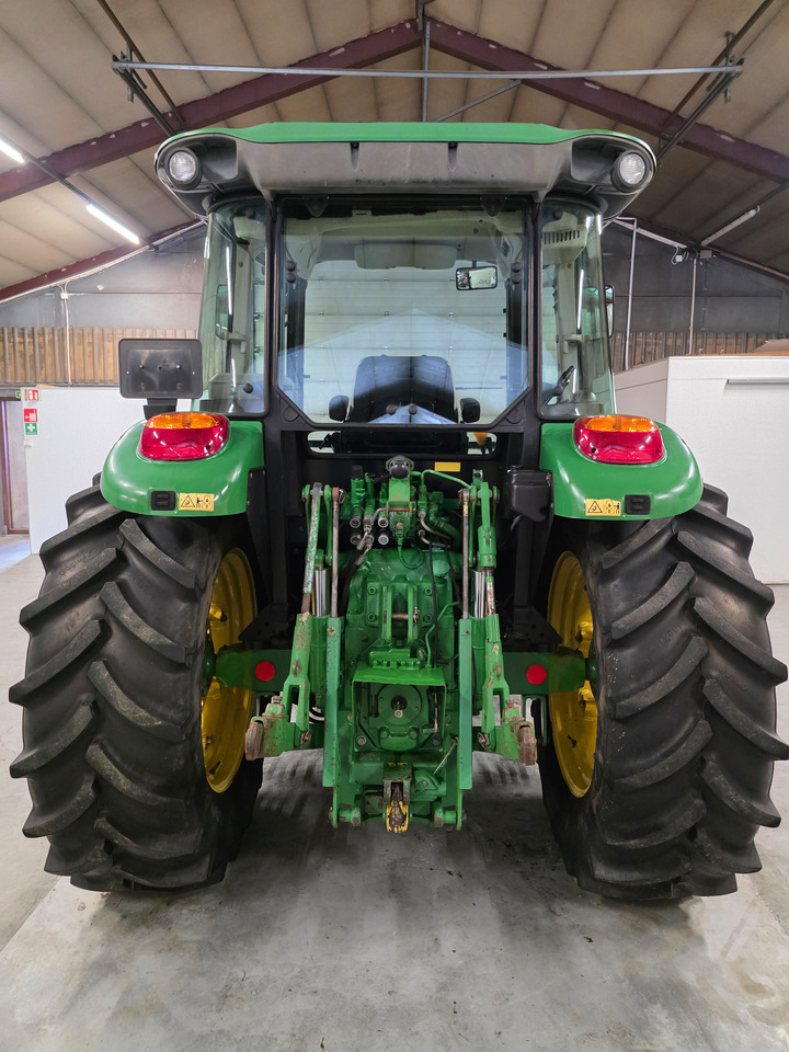 John Deere 5720 - Τρακτέρ: φωτογραφία 3 John Deere 5720 - Τρακτέρ: φωτογραφία 3
