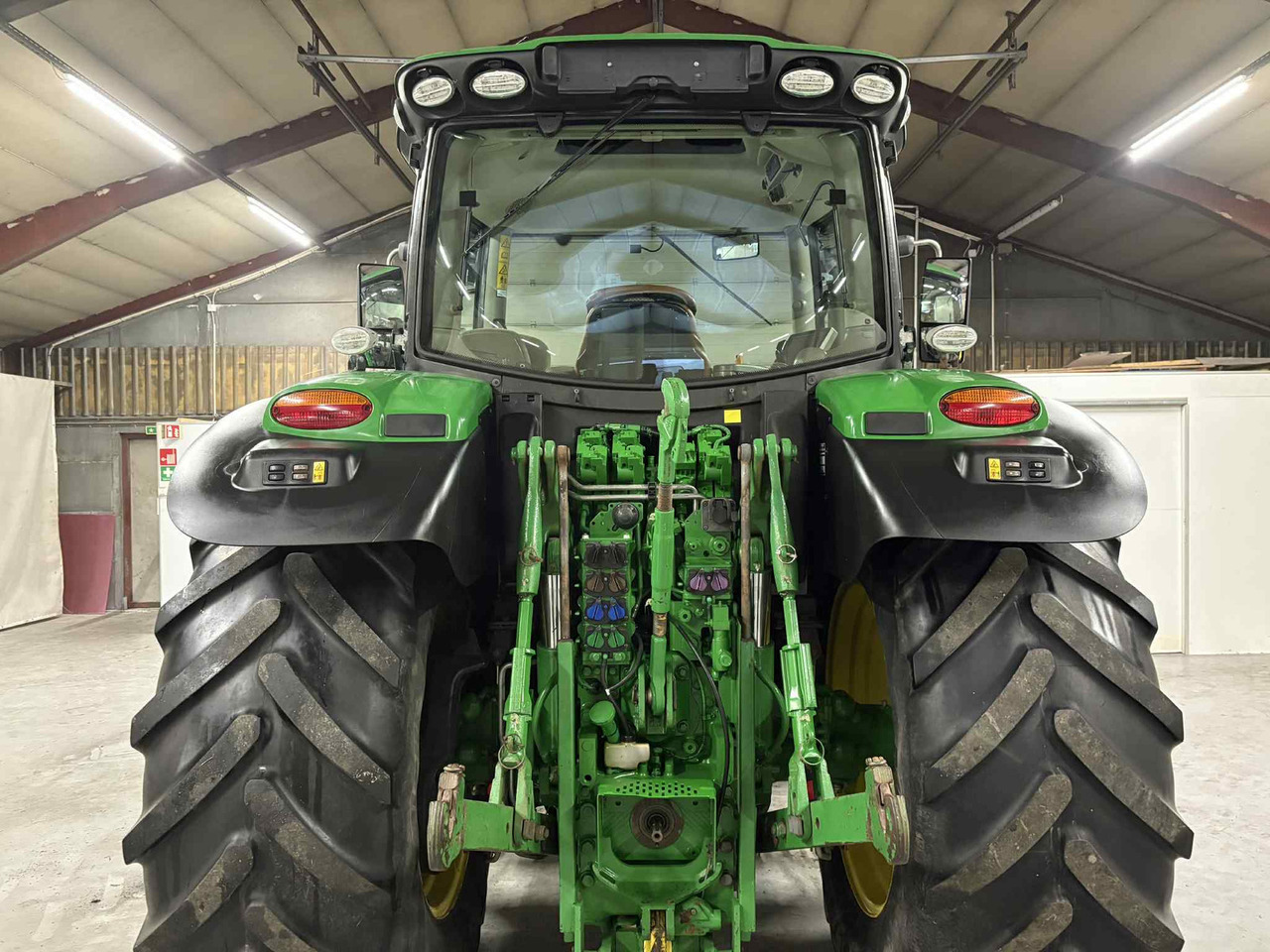 John Deere 6155R - Τρακτέρ: φωτογραφία 4 John Deere 6155R - Τρακτέρ: φωτογραφία 4