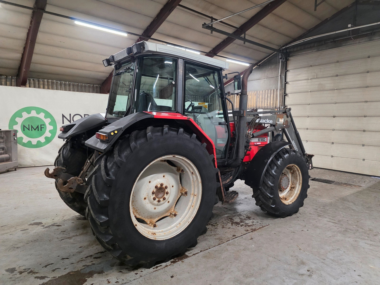 Massey Ferguson 6180 - Τρακτέρ: φωτογραφία 5 Massey Ferguson 6180 - Τρακτέρ: φωτογραφία 5