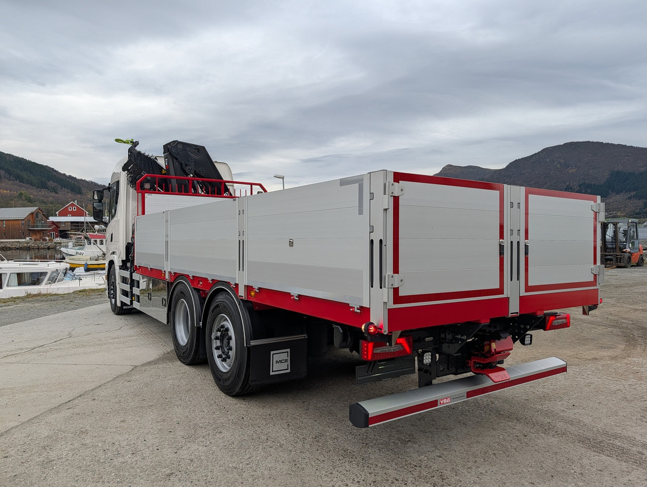 Scania G420 6x2 med HIAB 232-E5 Hipro og MCE påbygg - Φορτηγό με ανοιχτή καρότσα, Φορτηγό με γερανό: φωτογραφία 5 Scania G420 6x2 med HIAB 232-E5 Hipro og MCE påbygg - Φορτηγό με ανοιχτή καρότσα, Φορτηγό με γερανό: φωτογραφία 5