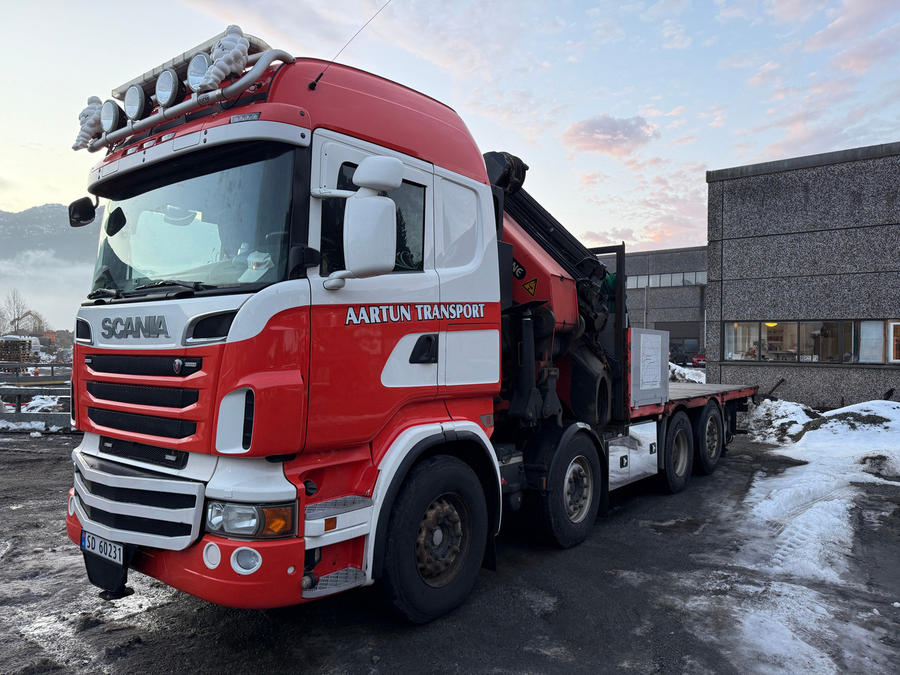 Scania R560 - Φορτηγό με γερανό, Φορτηγό με ανοιχτή καρότσα: φωτογραφία 1 Scania R560 - Φορτηγό με γερανό, Φορτηγό με ανοιχτή καρότσα: φωτογραφία 1