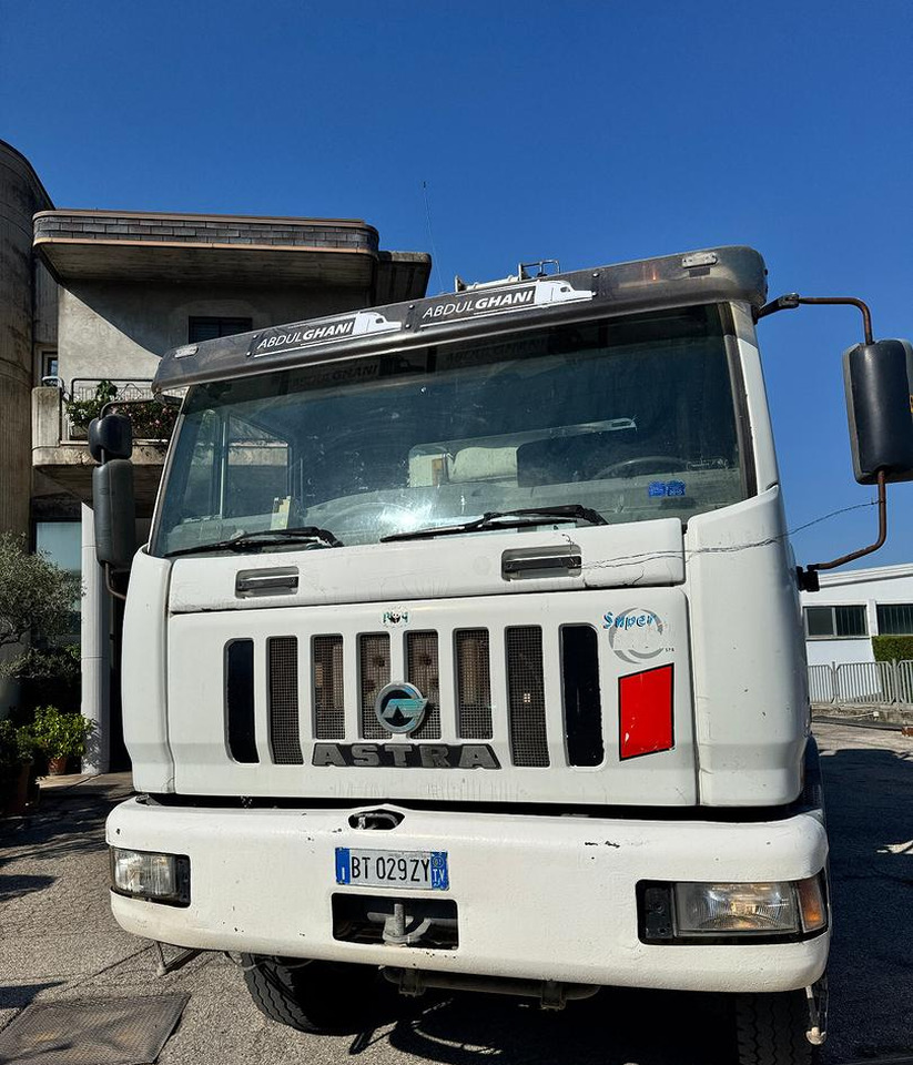 Betonpompa CIFA ASTRA HD84.38 - 2003 - Μπετονιέρα αντλία: φωτογραφία 2 Betonpompa CIFA ASTRA HD84.38 - 2003 - Μπετονιέρα αντλία: φωτογραφία 2