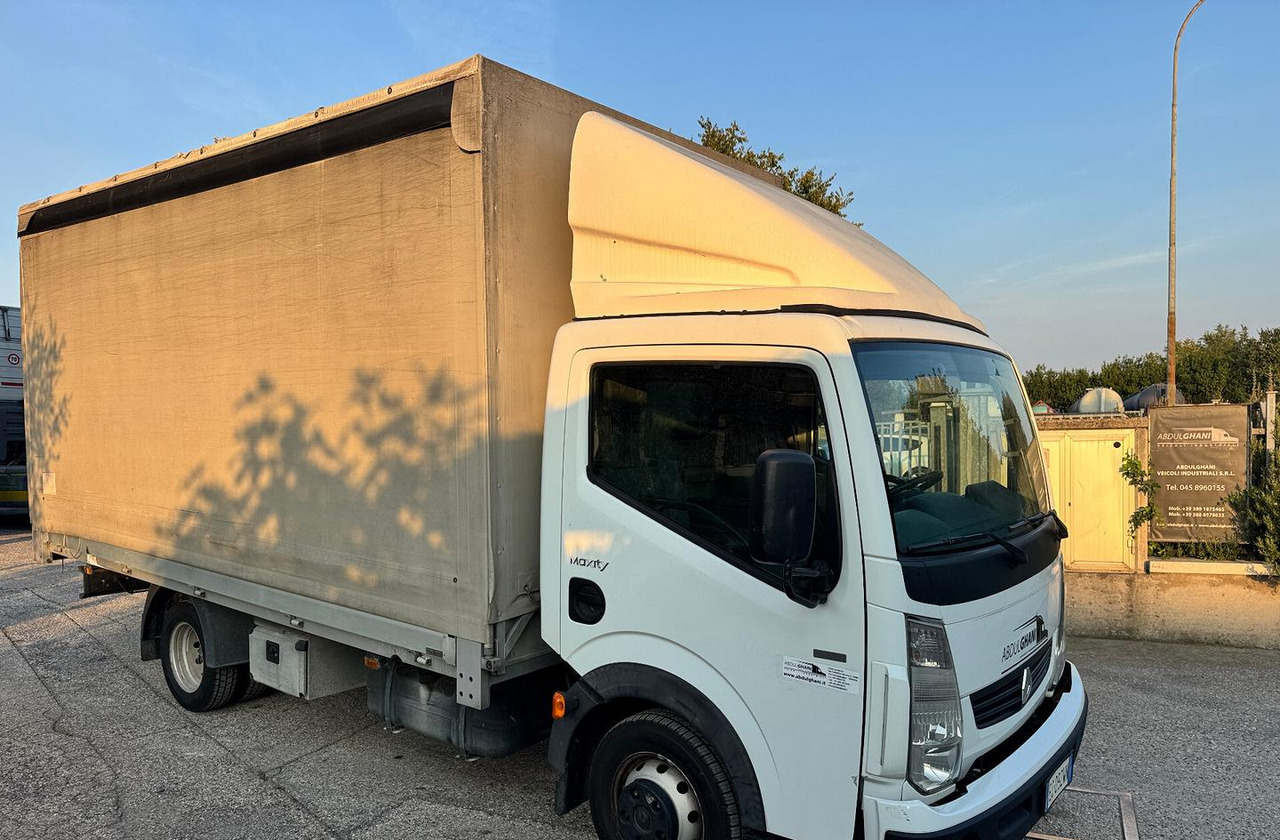 Renault Trucks Maxity 135.35 dxi - Φορτηγό μουσαμάς: φωτογραφία 3 Renault Trucks Maxity 135.35 dxi - Φορτηγό μουσαμάς: φωτογραφία 3