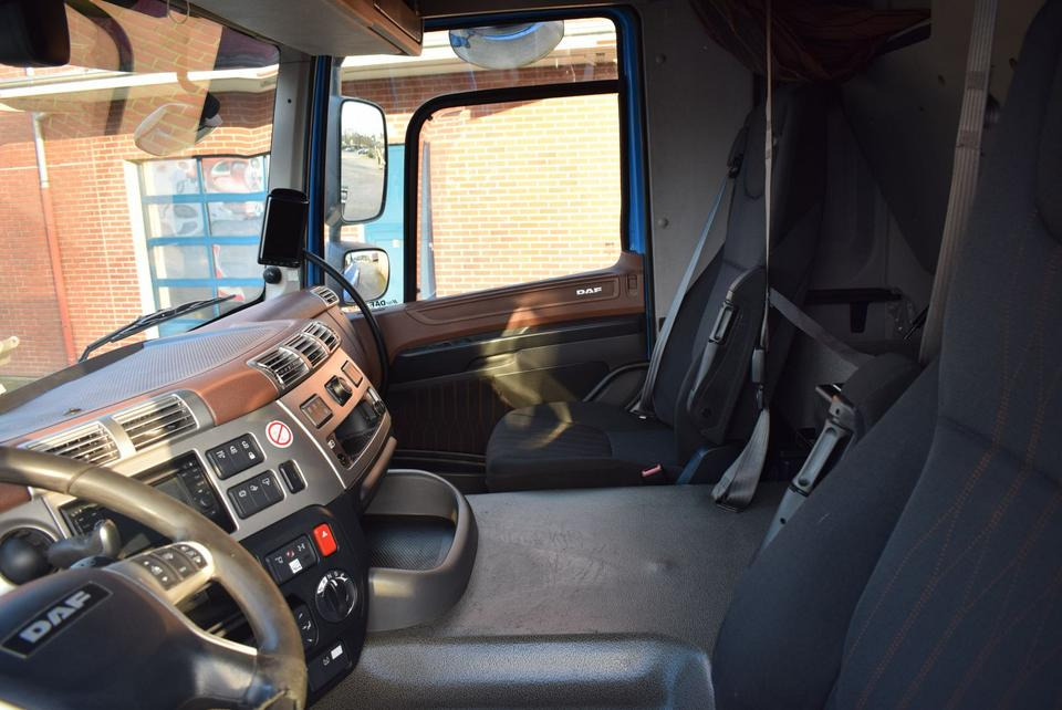 Φορτηγό σασί DAF  CF 450 6x2 Fahrgestell Klima Navi Lift Retarder: φωτογραφία 20