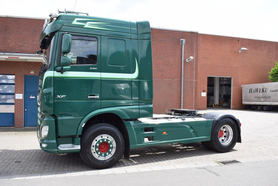 DAF XF 530 FT Retarder Leder Standklima Hydraulik - Τράκτορας: φωτογραφία 2 DAF XF 530 FT Retarder Leder Standklima Hydraulik - Τράκτορας: φωτογραφία 2