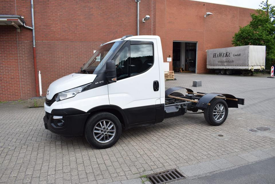 Iveco Daily 35 S21 3,0 Automatik Luftfederung Tempomat - Τράκτορας BE: φωτογραφία 2 Iveco Daily 35 S21 3,0 Automatik Luftfederung Tempomat - Τράκτορας BE: φωτογραφία 2