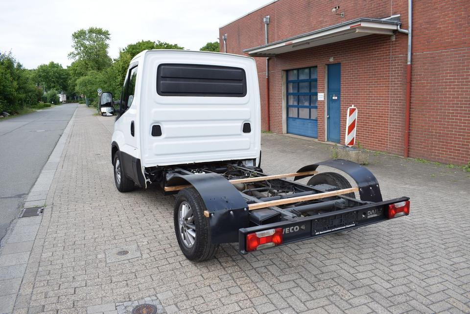 Iveco Daily 35 S21 3,0 Automatik Luftfederung Tempomat - Φορτηγό σασί, Ελαφρύ επαγγελματικό: φωτογραφία 5 Iveco Daily 35 S21 3,0 Automatik Luftfederung Tempomat - Φορτηγό σασί, Ελαφρύ επαγγελματικό: φωτογραφία 5