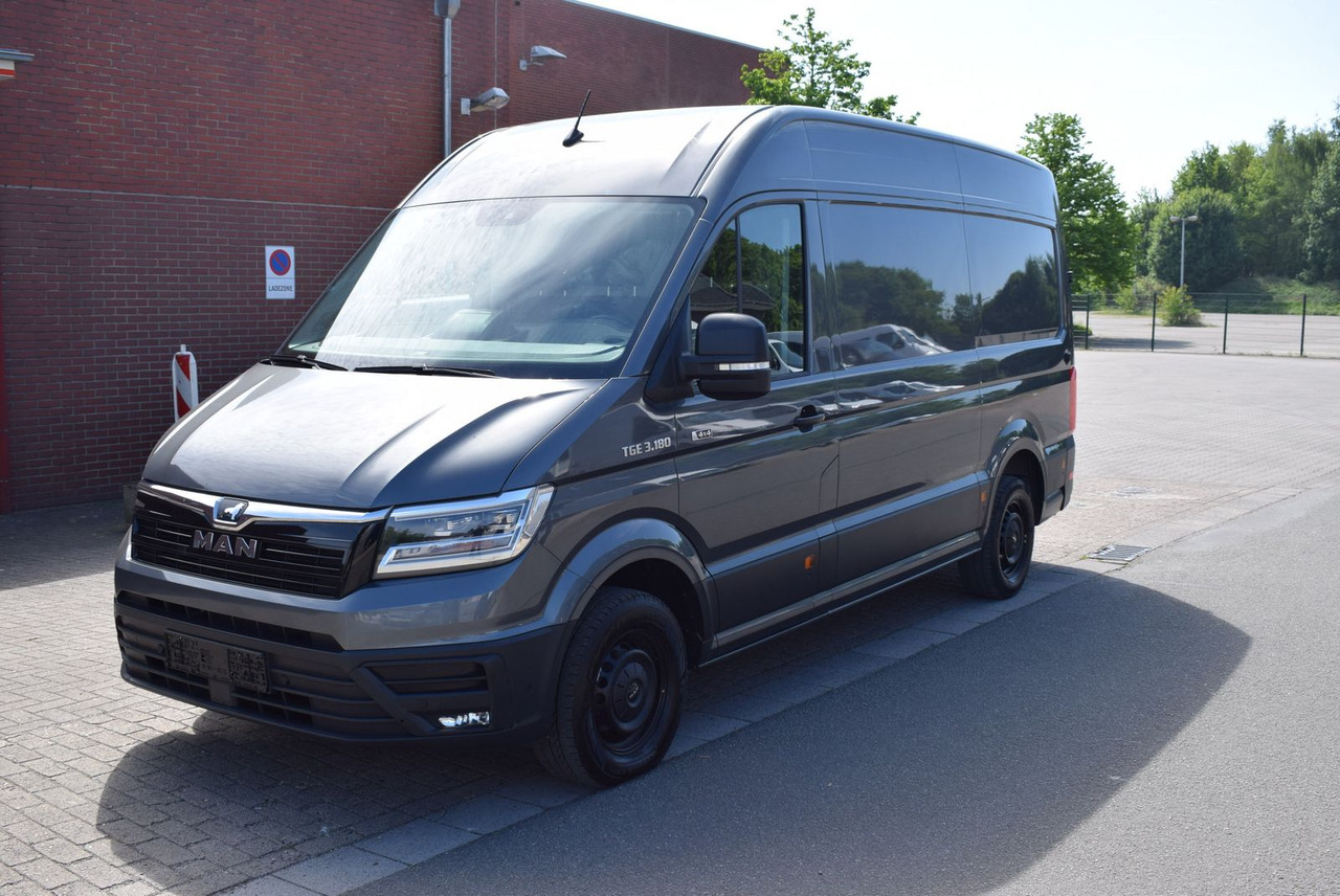 Βαν MAN TGE 3.180 L2H2 Allrad 4X4 AHK 3,0 Tonnen Navi: φωτογραφία 1