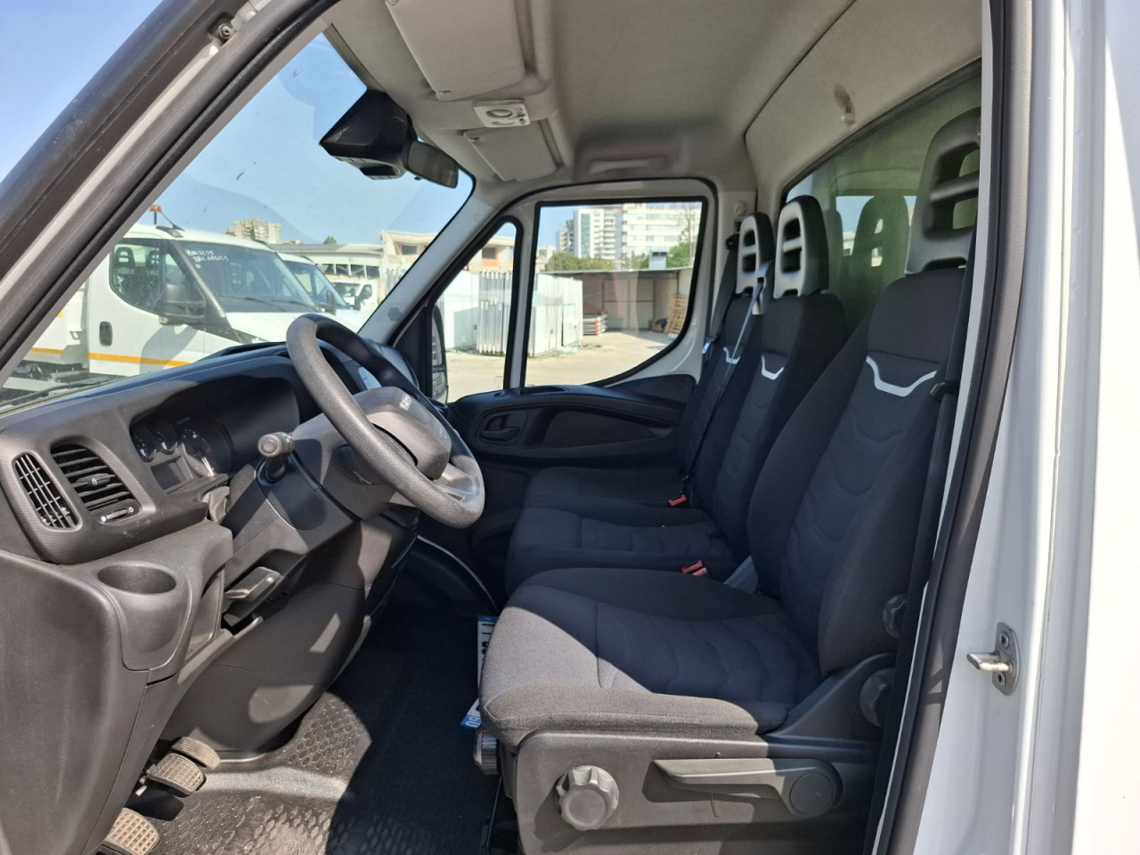 IVECO Daily 35C16H3.0 box/lift - Επαγγελματικό αυτοκίνητο κόφα: φωτογραφία 2 IVECO Daily 35C16H3.0 box/lift - Επαγγελματικό αυτοκίνητο κόφα: φωτογραφία 2