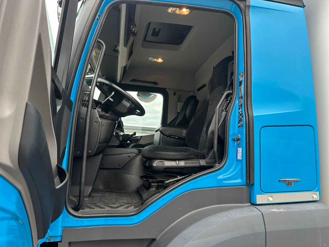 Leasing  Mercedes-Benz Antos 1830+Isolierkoffer Mercedes-Benz Antos 1830+Isolierkoffer: φωτογραφία 6