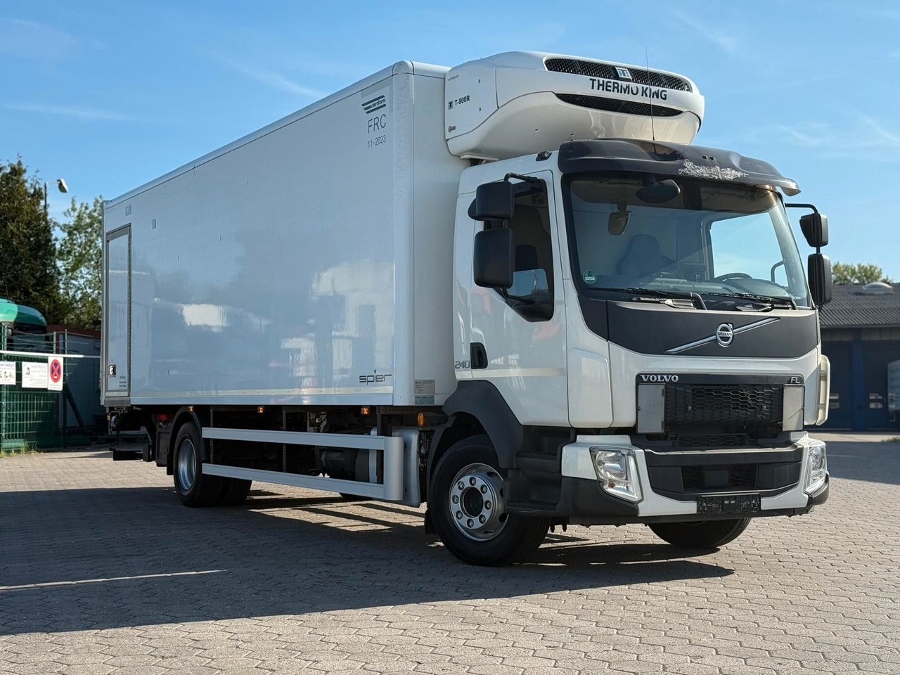 Volvo FL 42 R 240 +Thermoking T-880R+Kamera - Φορτηγό ψυγείο: φωτογραφία 1 Volvo FL 42 R 240 +Thermoking T-880R+Kamera - Φορτηγό ψυγείο: φωτογραφία 1