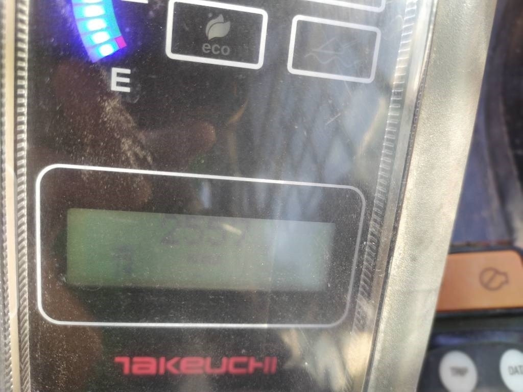 Takeuchi TL 8 - Φορτωτής πλάγιας ολίσθησης: φωτογραφία 5 Takeuchi TL 8 - Φορτωτής πλάγιας ολίσθησης: φωτογραφία 5