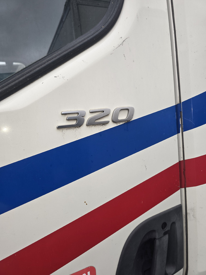 DAF LF 320 - Φορτηγό κόφα: φωτογραφία 2 DAF LF 320 - Φορτηγό κόφα: φωτογραφία 2