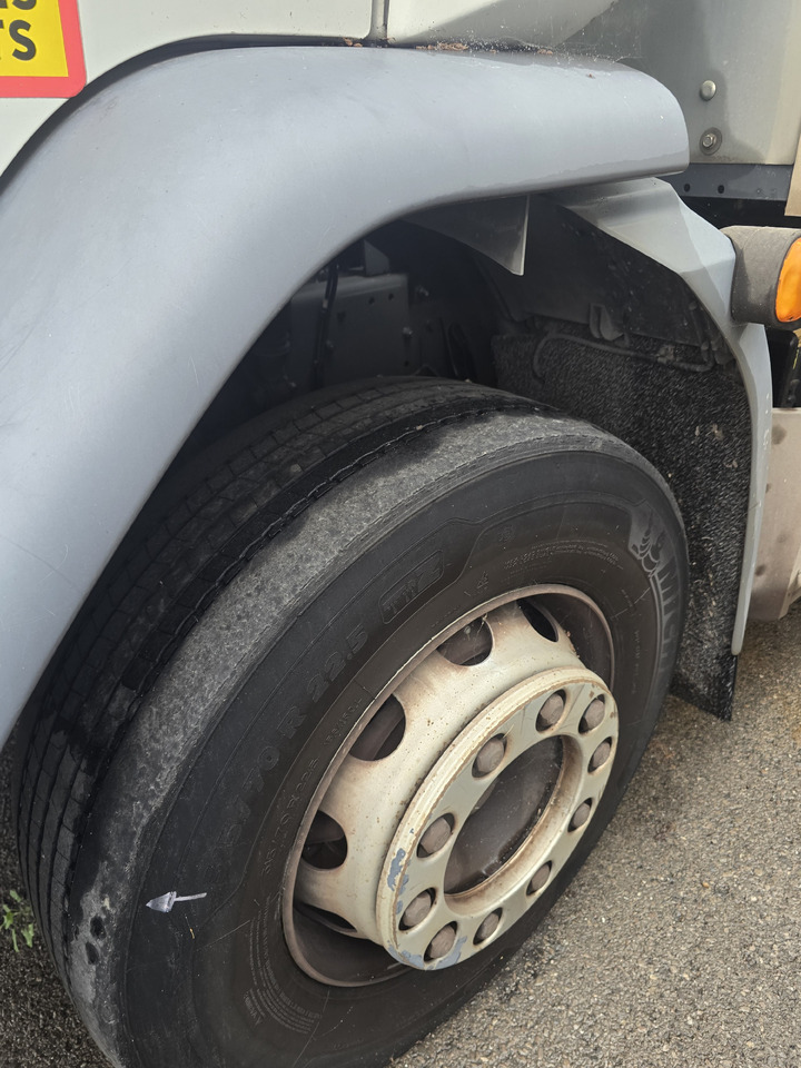 DAF LF 320 - Φορτηγό κόφα: φωτογραφία 4 DAF LF 320 - Φορτηγό κόφα: φωτογραφία 4