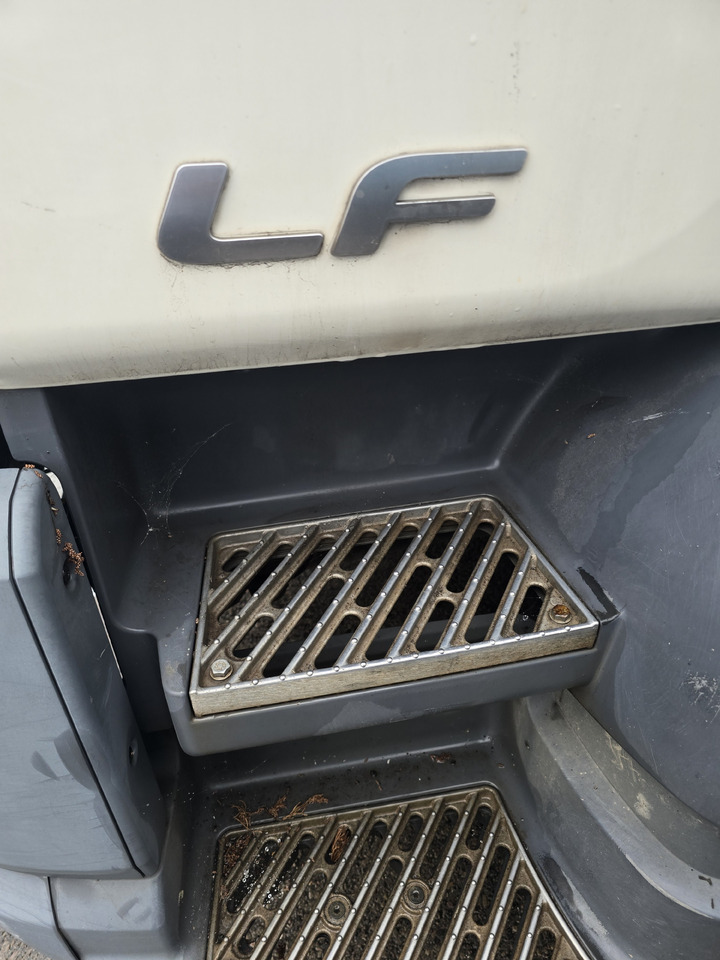 DAF LF 320 - Φορτηγό κόφα: φωτογραφία 3 DAF LF 320 - Φορτηγό κόφα: φωτογραφία 3