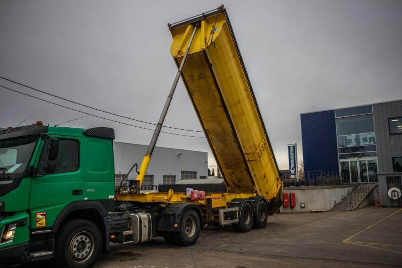 Fruehauf BENNE ENROCHEMENT - Επικαθήμενο ανατρεπόμενο: φωτογραφία 1 Fruehauf BENNE ENROCHEMENT - Επικαθήμενο ανατρεπόμενο: φωτογραφία 1