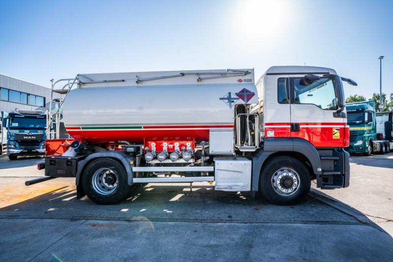 MAN TGS 18.400 4x4H +CM 11.500L /4 COMP - Φορτηγό βυτιοφόρο: φωτογραφία 3 MAN TGS 18.400 4x4H +CM 11.500L /4 COMP - Φορτηγό βυτιοφόρο: φωτογραφία 3