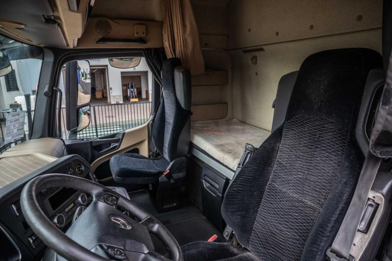 Interior photo 1: Τράκτορας Mercedes ACTROS 1845 LS+E5