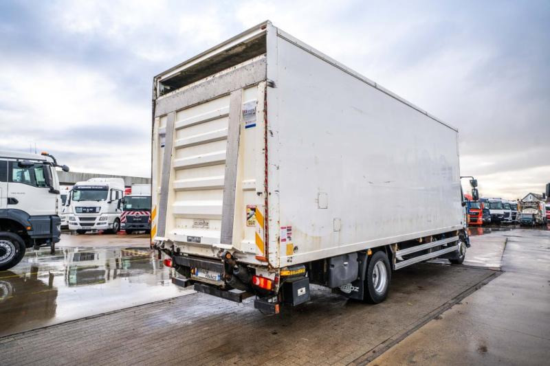 Renault MIDLUM 220 (16T)+ DHOLLANDIA 2T. - Φορτηγό κόφα: φωτογραφία 4 Renault MIDLUM 220 (16T)+ DHOLLANDIA 2T. - Φορτηγό κόφα: φωτογραφία 4