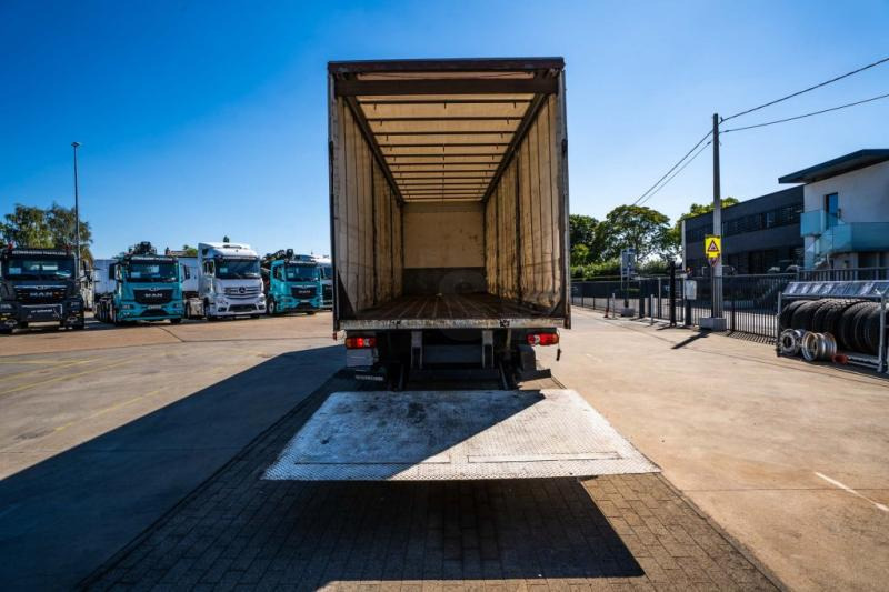 Φορτηγό μουσαμάς Renault MIDLUM 270 (18t) DXI: φωτογραφία 7 Φορτηγό μουσαμάς Renault MIDLUM 270 (18t) DXI: φωτογραφία 7