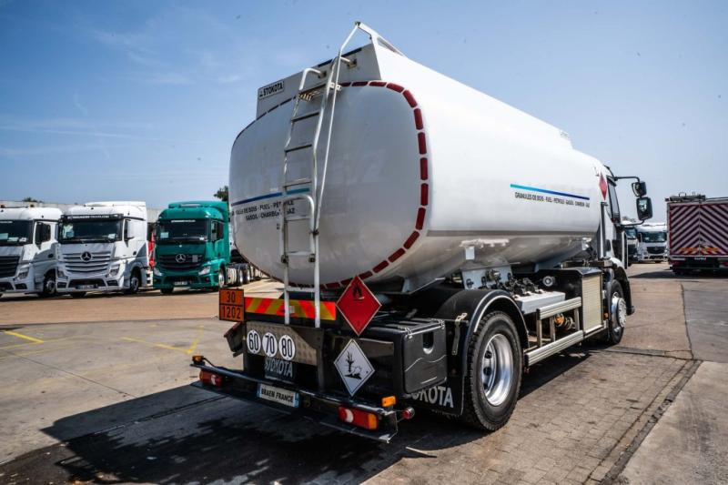 Renault MIDLUM 270 DXI + STOKOTA 14000L /4 COMP - Φορτηγό βυτιοφόρο: φωτογραφία 4 Renault MIDLUM 270 DXI + STOKOTA 14000L /4 COMP - Φορτηγό βυτιοφόρο: φωτογραφία 4