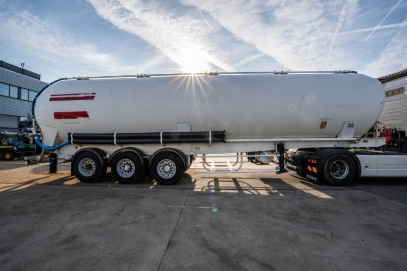 SPITZER SILO SK2458 CAL 60m3 - Σιλοφόρο: φωτογραφία 3 SPITZER SILO SK2458 CAL 60m3 - Σιλοφόρο: φωτογραφία 3