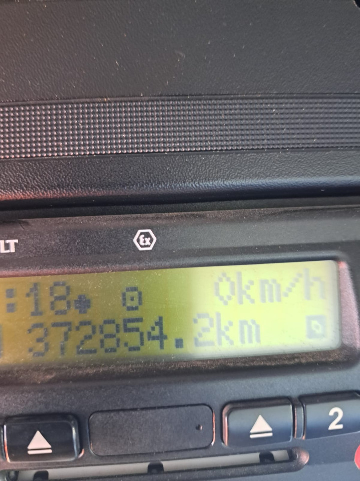 RENAULT MIDLUM 270 - Φορτηγό βυτιοφόρο: φωτογραφία 2 RENAULT MIDLUM 270 - Φορτηγό βυτιοφόρο: φωτογραφία 2