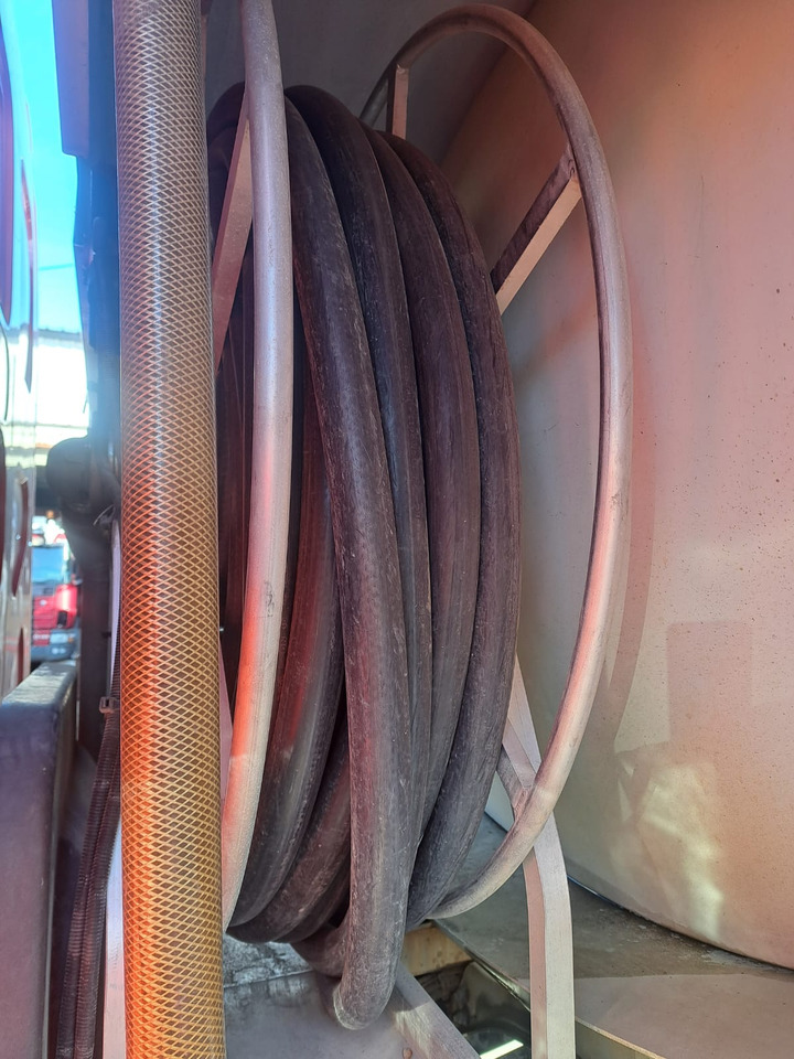 RENAULT MIDLUM 270 - Φορτηγό βυτιοφόρο: φωτογραφία 3 RENAULT MIDLUM 270 - Φορτηγό βυτιοφόρο: φωτογραφία 3