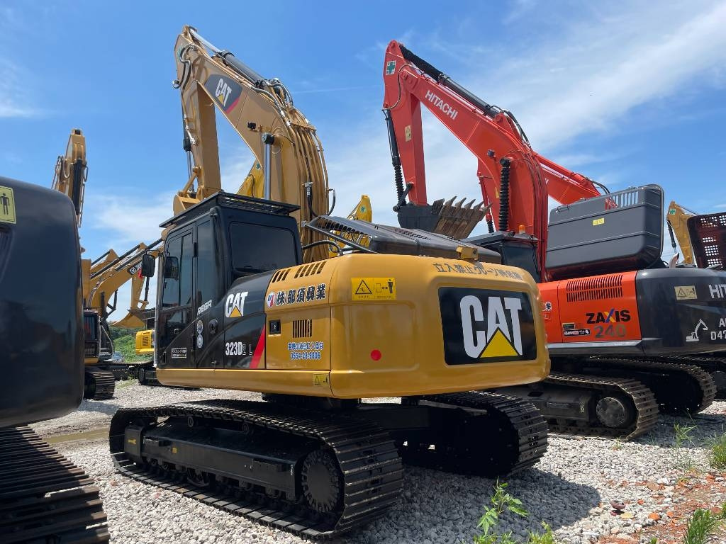 CAT 323D2 - Ερπυστριοφόρος εκσκαφέας: φωτογραφία 1 CAT 323D2 - Ερπυστριοφόρος εκσκαφέας: φωτογραφία 1