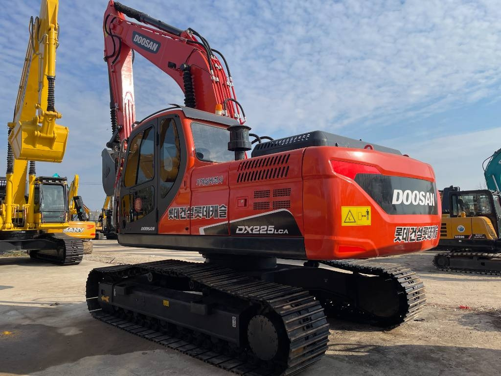 Doosan DX225LCA - Ερπυστριοφόρος εκσκαφέας: φωτογραφία 1 Doosan DX225LCA - Ερπυστριοφόρος εκσκαφέας: φωτογραφία 1