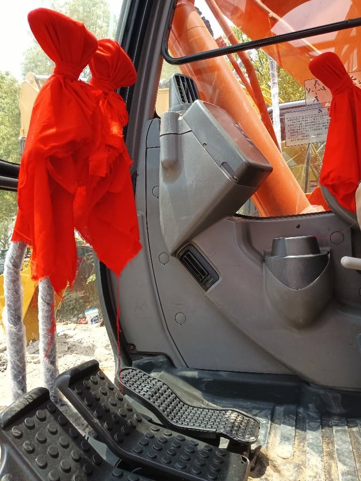 Hitachi ZX 135 U-5 - Ερπυστριοφόρος εκσκαφέας: φωτογραφία 5 Hitachi ZX 135 U-5 - Ερπυστριοφόρος εκσκαφέας: φωτογραφία 5