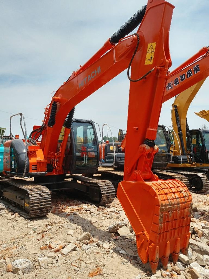 Hitachi ZX 135 U-5 - Ερπυστριοφόρος εκσκαφέας: φωτογραφία 1 Hitachi ZX 135 U-5 - Ερπυστριοφόρος εκσκαφέας: φωτογραφία 1