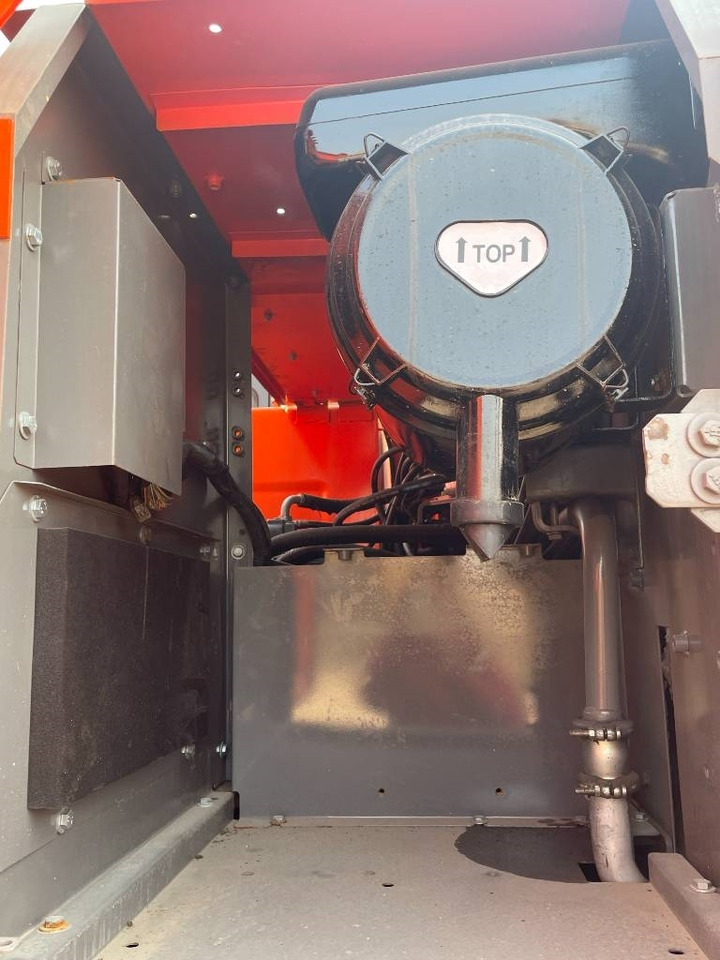 Hitachi ZX 210 - Ερπυστριοφόρος εκσκαφέας: φωτογραφία 2 Hitachi ZX 210 - Ερπυστριοφόρος εκσκαφέας: φωτογραφία 2