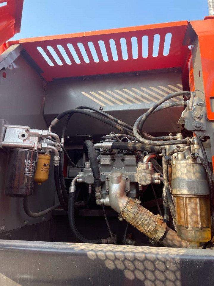 Hitachi ZX 210 - Ερπυστριοφόρος εκσκαφέας: φωτογραφία 4 Hitachi ZX 210 - Ερπυστριοφόρος εκσκαφέας: φωτογραφία 4