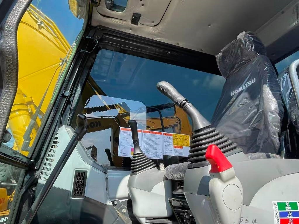 Komatsu PC 130  - Ερπυστριοφόρος εκσκαφέας: φωτογραφία 2 Komatsu PC 130  - Ερπυστριοφόρος εκσκαφέας: φωτογραφία 2