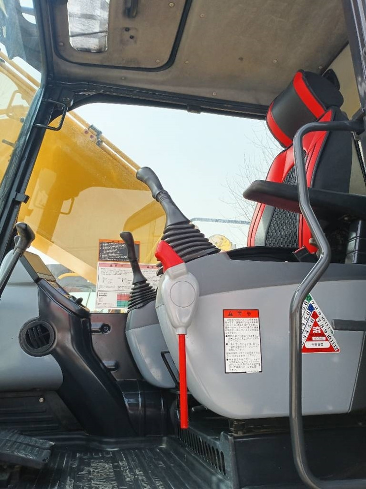 Komatsu PC 200 - Ερπυστριοφόρος εκσκαφέας: φωτογραφία 5 Komatsu PC 200 - Ερπυστριοφόρος εκσκαφέας: φωτογραφία 5