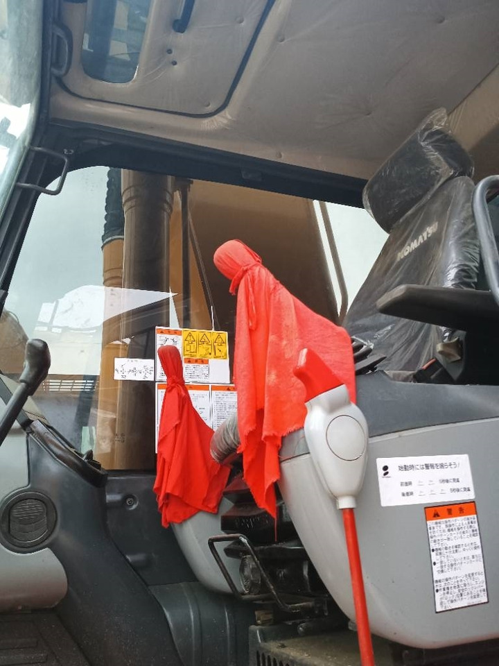 Komatsu PC 220-8 - Ερπυστριοφόρος εκσκαφέας: φωτογραφία 5 Komatsu PC 220-8 - Ερπυστριοφόρος εκσκαφέας: φωτογραφία 5