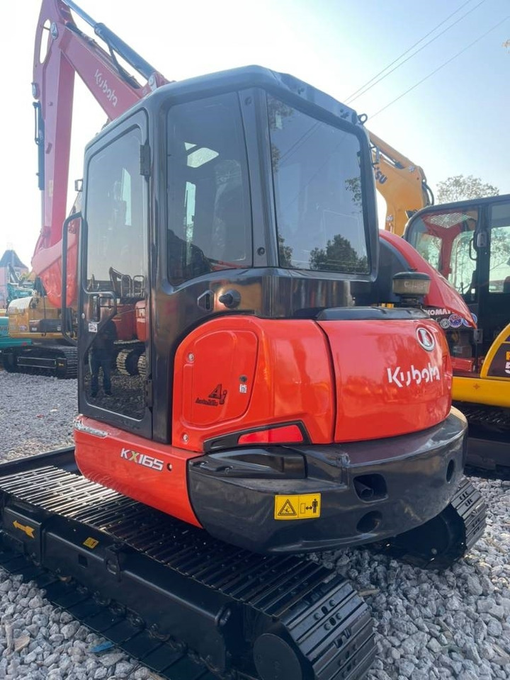 Kubota 165 - Ερπυστριοφόρος εκσκαφέας: φωτογραφία 1 Kubota 165 - Ερπυστριοφόρος εκσκαφέας: φωτογραφία 1
