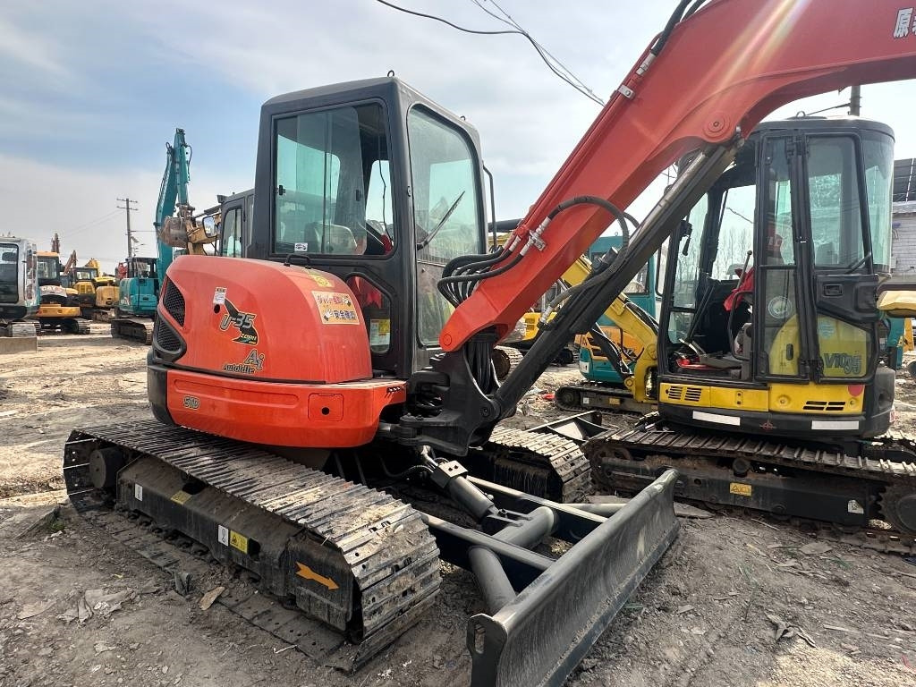 Kubota U 35 - Ερπυστριοφόρος εκσκαφέας: φωτογραφία 3 Kubota U 35 - Ερπυστριοφόρος εκσκαφέας: φωτογραφία 3