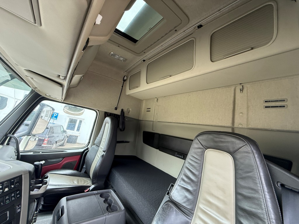Φορτηγό ανατρεπόμενο VOLVO FM 500, 2015, 8x4 tridem, S1: φωτογραφία 14 Φορτηγό ανατρεπόμενο VOLVO FM 500, 2015, 8x4 tridem, S1: φωτογραφία 14