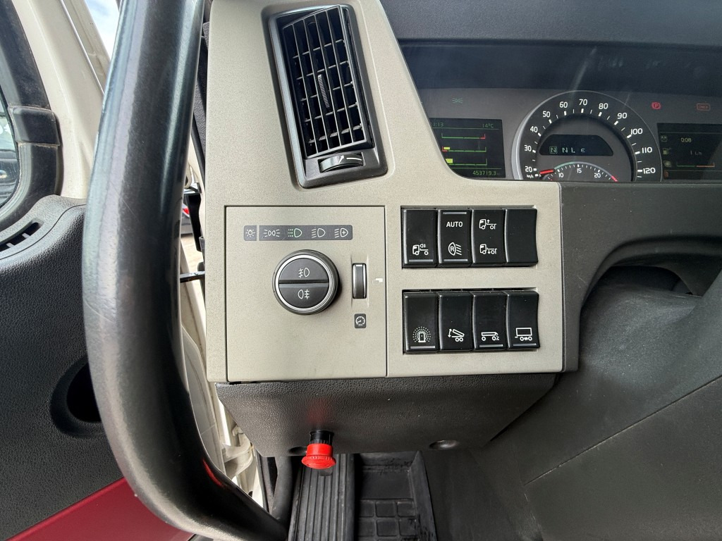 Φορτηγό ανατρεπόμενο VOLVO FM 500, 2015, 8x4 tridem, S1: φωτογραφία 18 Φορτηγό ανατρεπόμενο VOLVO FM 500, 2015, 8x4 tridem, S1: φωτογραφία 18