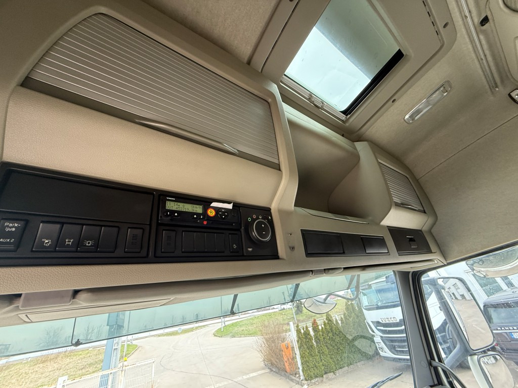 Φορτηγό ανατρεπόμενο VOLVO FM 500, 2015, 8x4 tridem, S1: φωτογραφία 19 Φορτηγό ανατρεπόμενο VOLVO FM 500, 2015, 8x4 tridem, S1: φωτογραφία 19