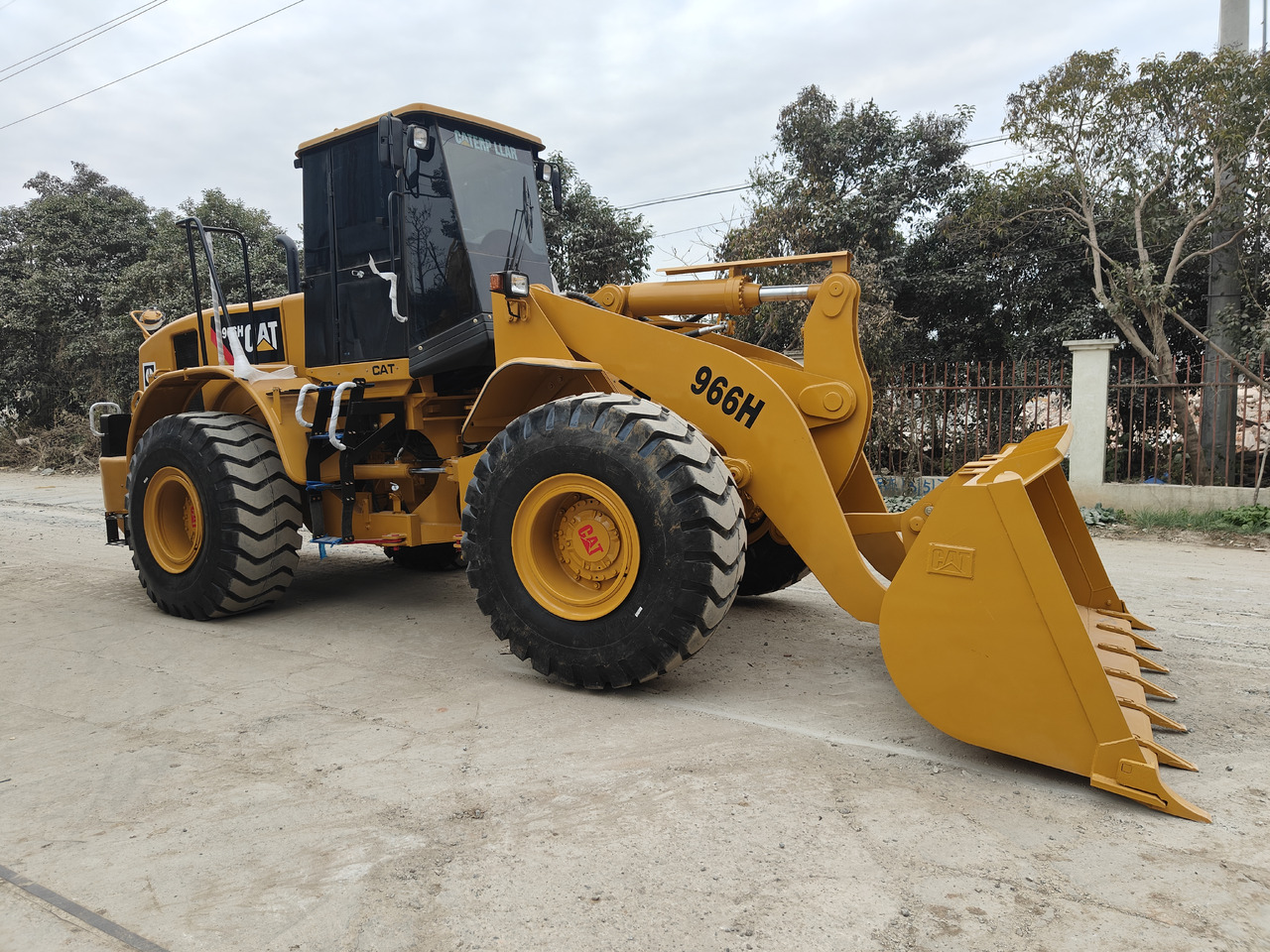 CATERPILLAR 966H loader - Ελαστιχοφόρος φορτωτής: φωτογραφία 1 CATERPILLAR 966H loader - Ελαστιχοφόρος φορτωτής: φωτογραφία 1