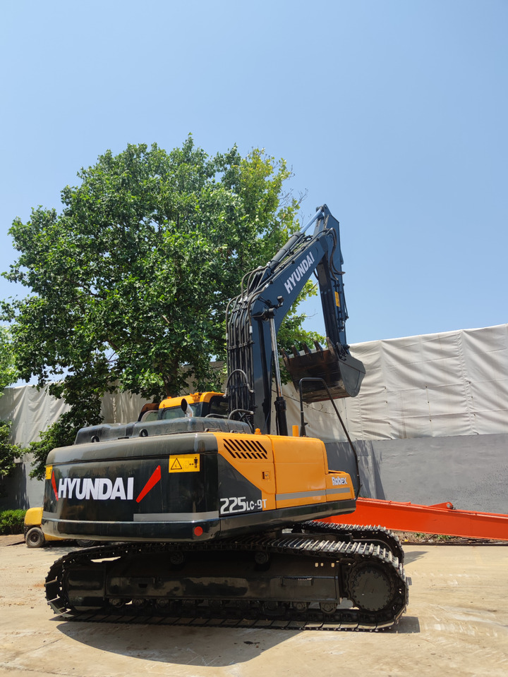 HYUNDAI 225 USED 225LC-9 EXCAVATOR - Ερπυστριοφόρος εκσκαφέας: φωτογραφία 2 HYUNDAI 225 USED 225LC-9 EXCAVATOR - Ερπυστριοφόρος εκσκαφέας: φωτογραφία 2