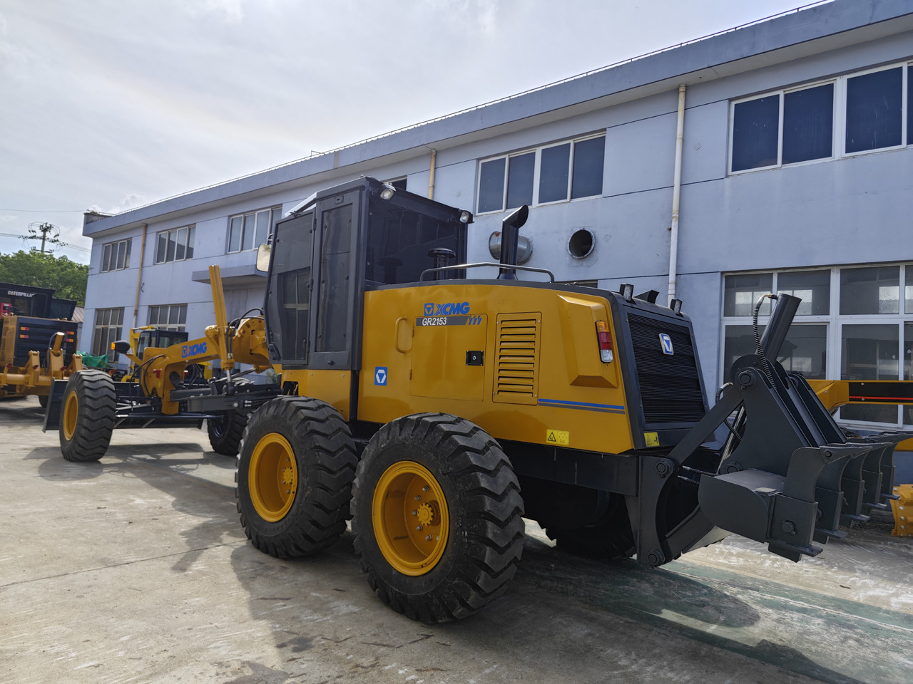 XCMG GR215 used motor grader - Γκρέιντερ: φωτογραφία 4 XCMG GR215 used motor grader - Γκρέιντερ: φωτογραφία 4