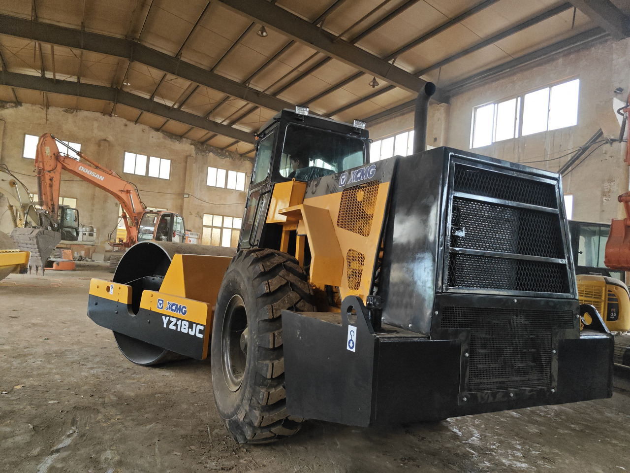 XCMG YZ18JC Used xcmg road roller/compactor - Ασφαλτικός οδοστρωτήρας: φωτογραφία 2 XCMG YZ18JC Used xcmg road roller/compactor - Ασφαλτικός οδοστρωτήρας: φωτογραφία 2
