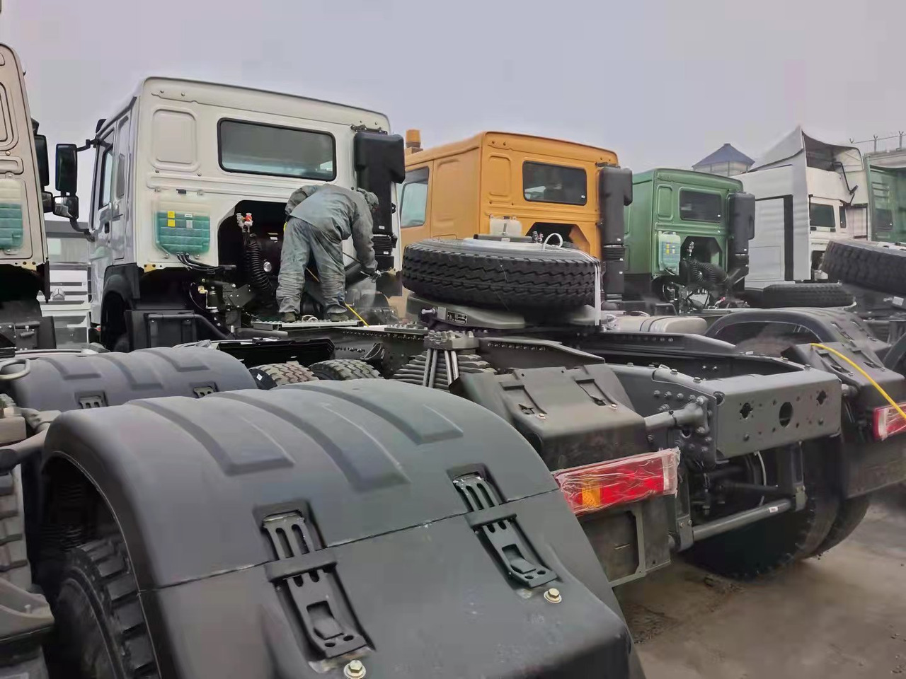 SINOTRUK ZZ4257V3247B - Τράκτορας: φωτογραφία 5 SINOTRUK ZZ4257V3247B - Τράκτορας: φωτογραφία 5