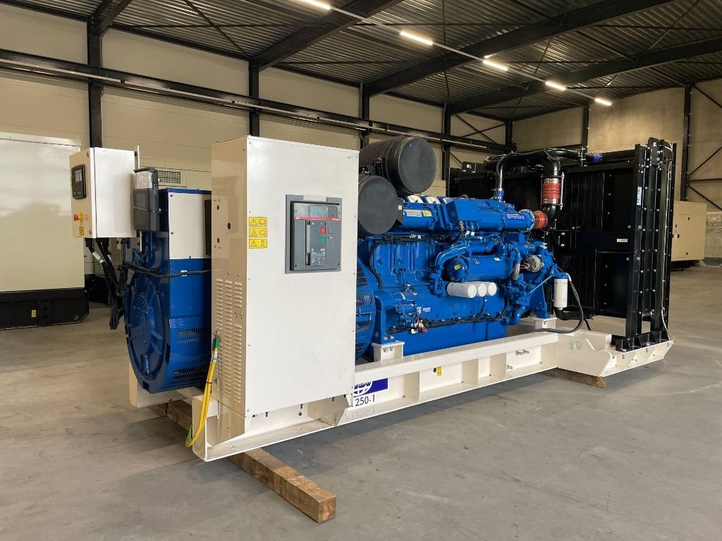 FG Wilson P1250-1 - 1250 kVA Open Genset - DPX-16028-O - Βιομηχανική γεννήτρια: φωτογραφία 2 FG Wilson P1250-1 - 1250 kVA Open Genset - DPX-16028-O - Βιομηχανική γεννήτρια: φωτογραφία 2