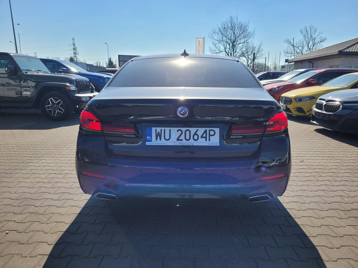 BMW 540D XDRIVE SEDAN - Λιμουζίνα/ Sedan: φωτογραφία 5 BMW 540D XDRIVE SEDAN - Λιμουζίνα/ Sedan: φωτογραφία 5