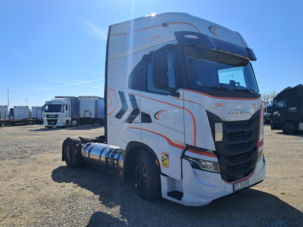 IVECO AS440ST/FP LT LNG CIĄGNIK SIODŁOWY - Τράκτορας: φωτογραφία 1 IVECO AS440ST/FP LT LNG CIĄGNIK SIODŁOWY - Τράκτορας: φωτογραφία 1